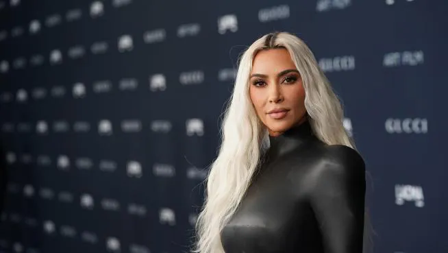 kim-kardashian.r_d.3231-1401